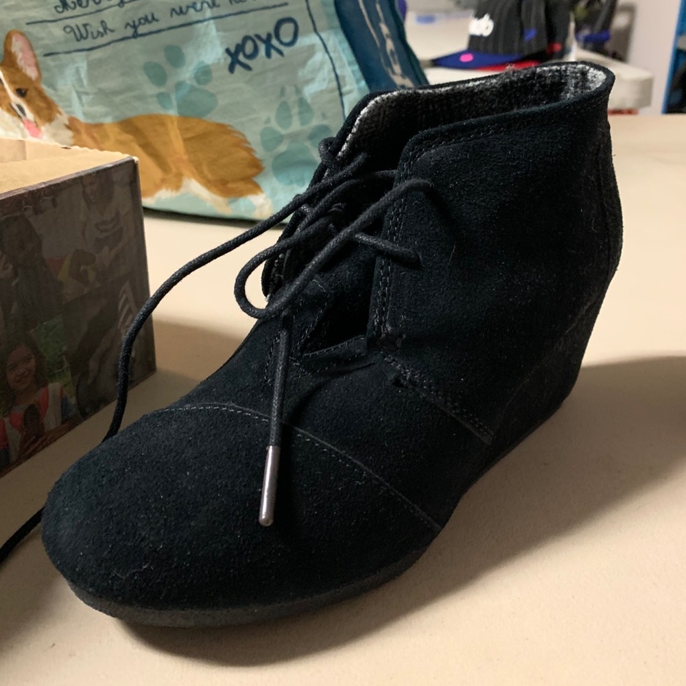 Toms desert wedge